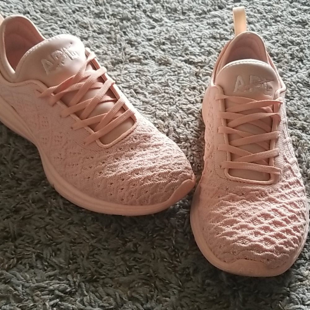 APL women's shoe